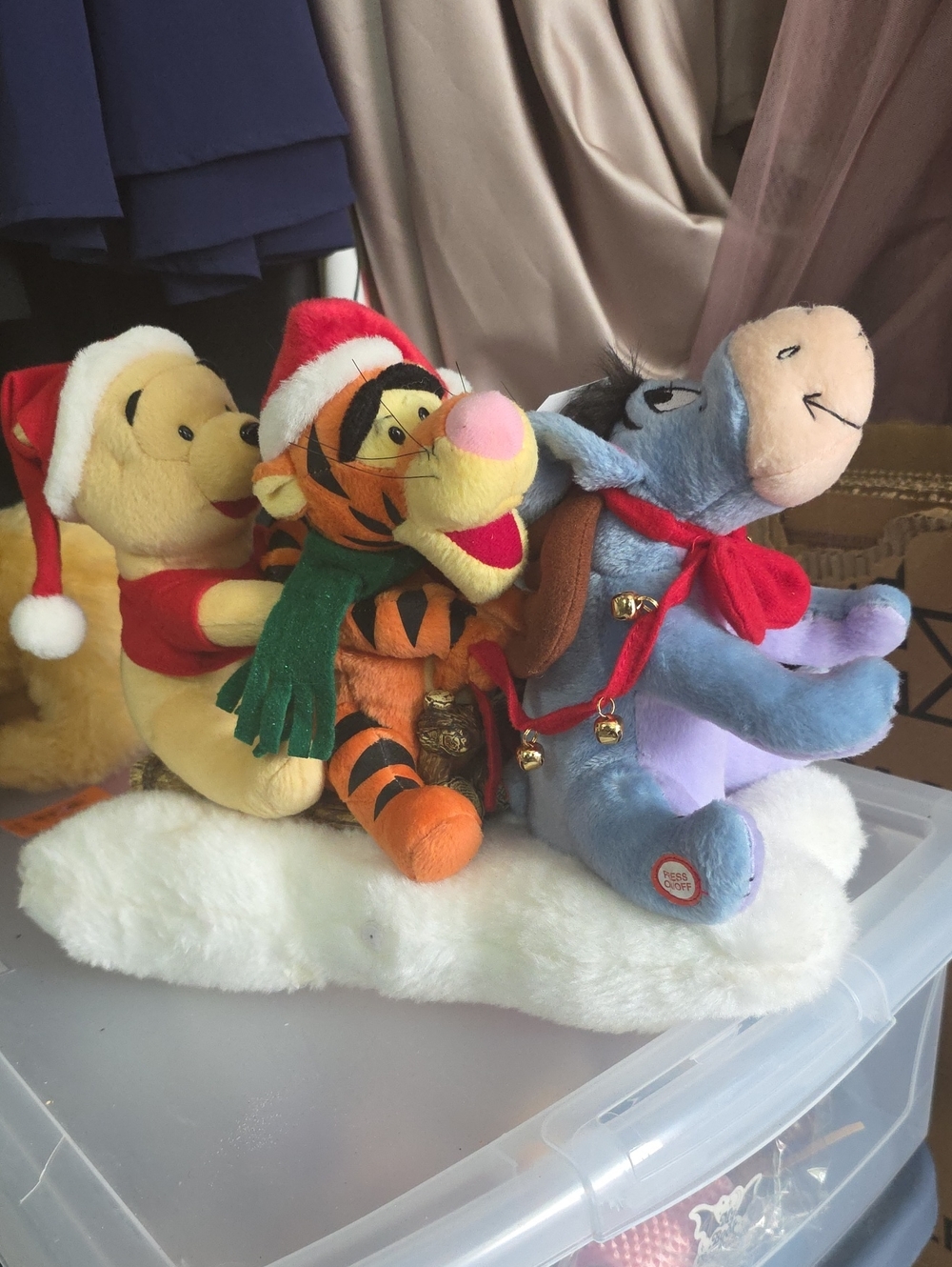Disney Gemmy Christmas Sleigh Animated Musical Winnie the Pooh Tigger Eeyore